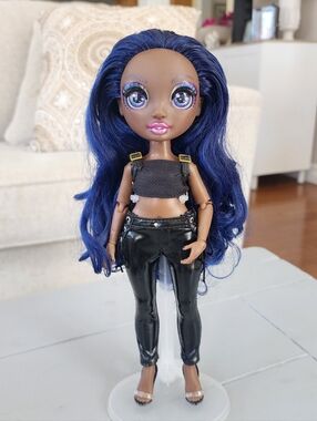 MGA Rainbow High Krystal Bailey Doll in LE Black Outfit For Shadow High